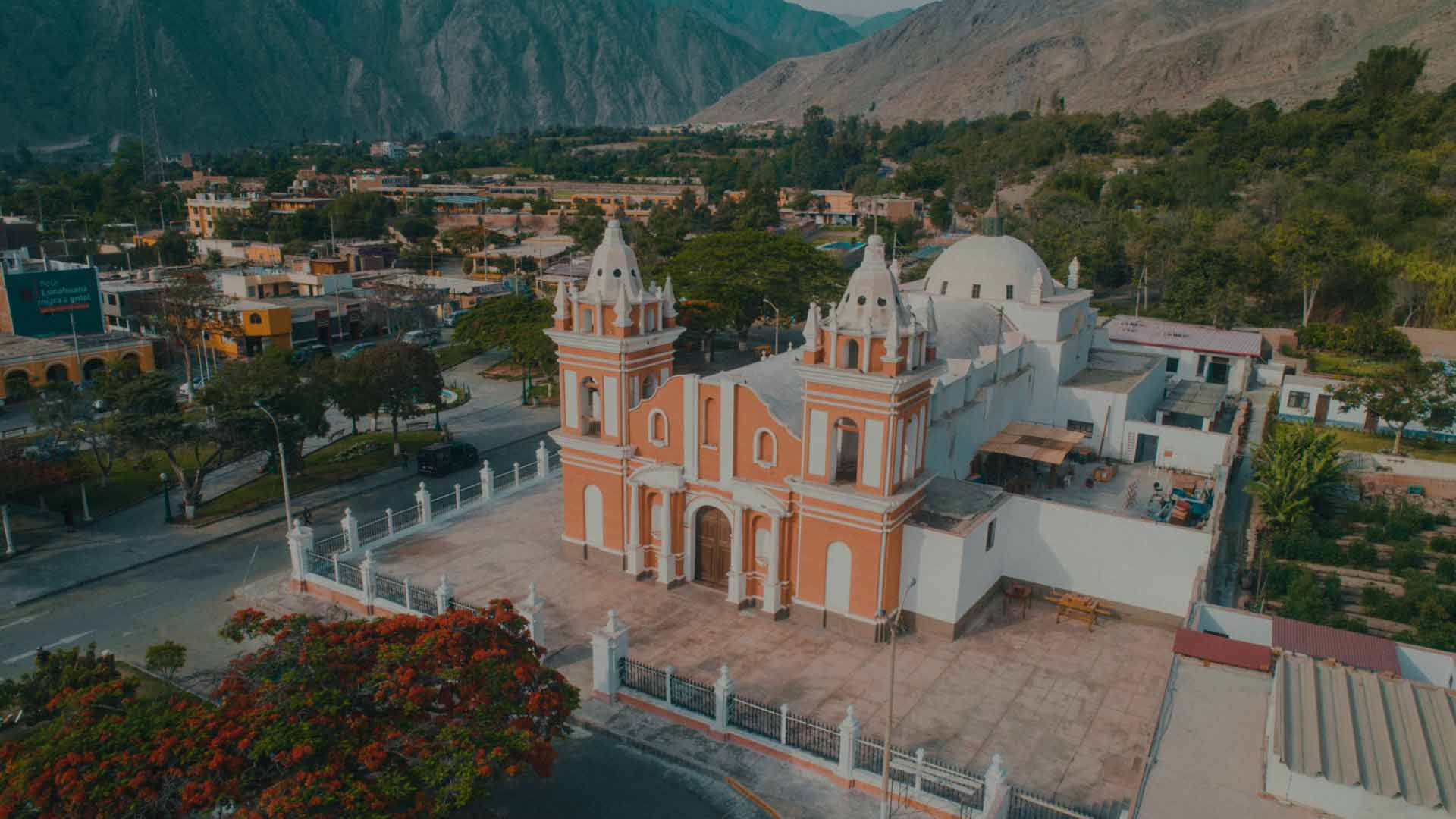 Plaza principal de Lunahuana