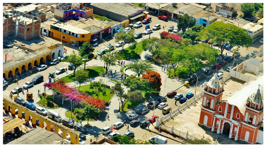 Vista panorámica de la plaza Lunahuana