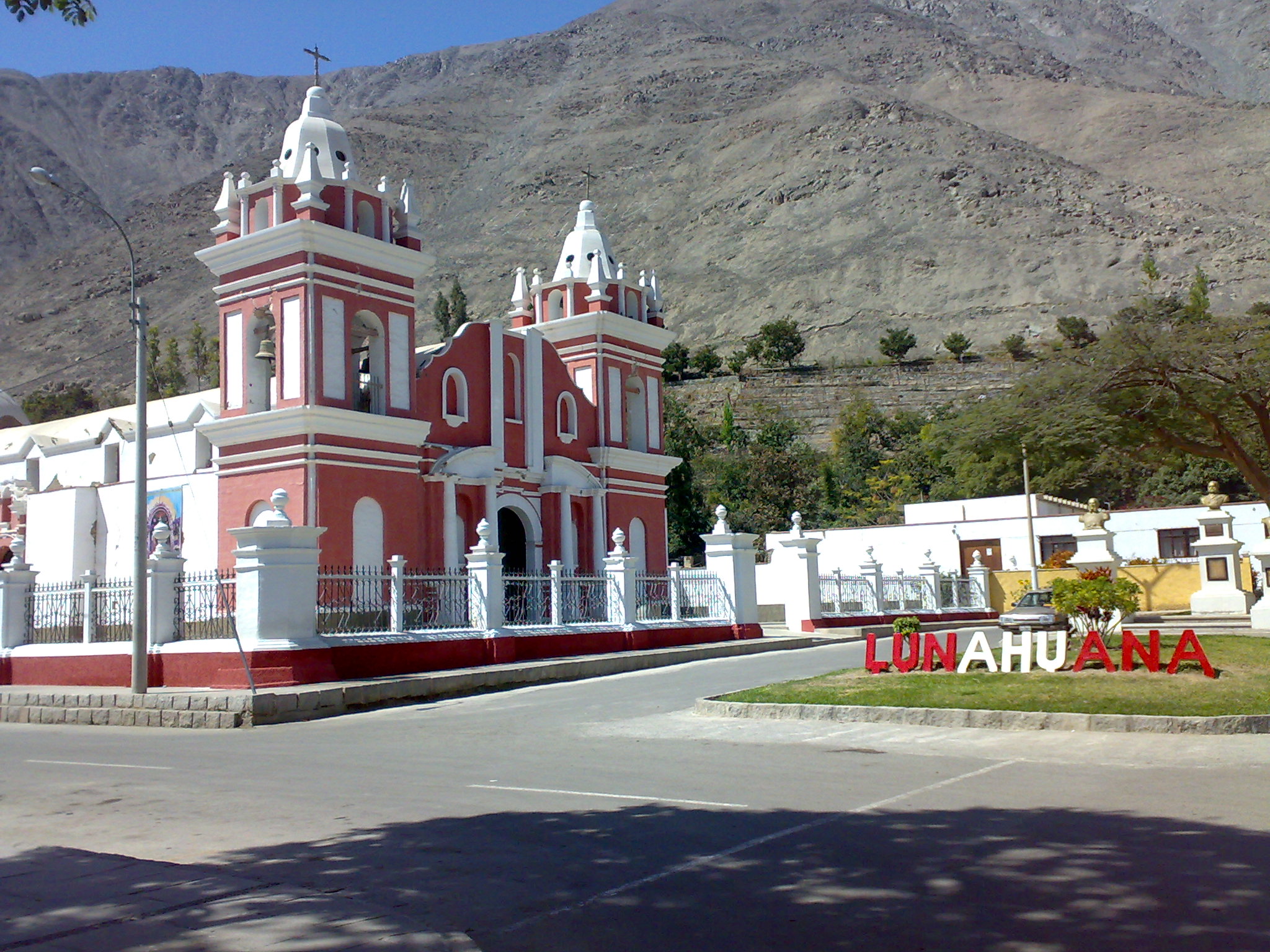 Vista de la plaza Lunahuana